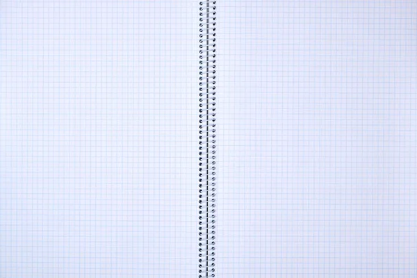 Abrir Cuaderno Una Celda Con Hojas Blancas Cerca — Foto de Stock