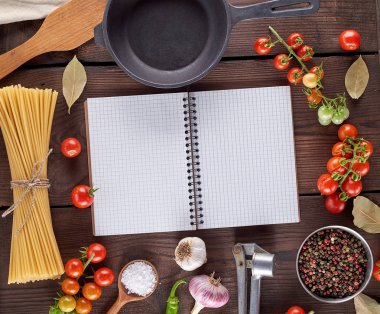 boş defter ile beyaz çarşaflar, ham uzun Yapıştır 