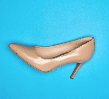 bir bej Bayan Ayakkabı