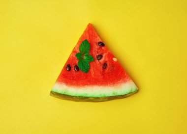 tohumlu olgun kırmızı karpuz dilimi 