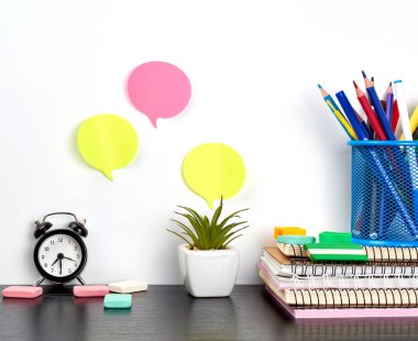 bir tasarımcı veya serbest çalışanın işyeri