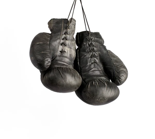 Paire de très vieux gants de boxe vintage en cuir noir — Photo