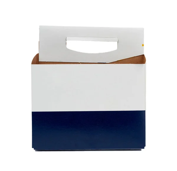 纸板箱 蓝白色的盒子 装有一个把手 用来运送玻璃瓶和其他在白色背景下隔离的饮料 — 图库照片