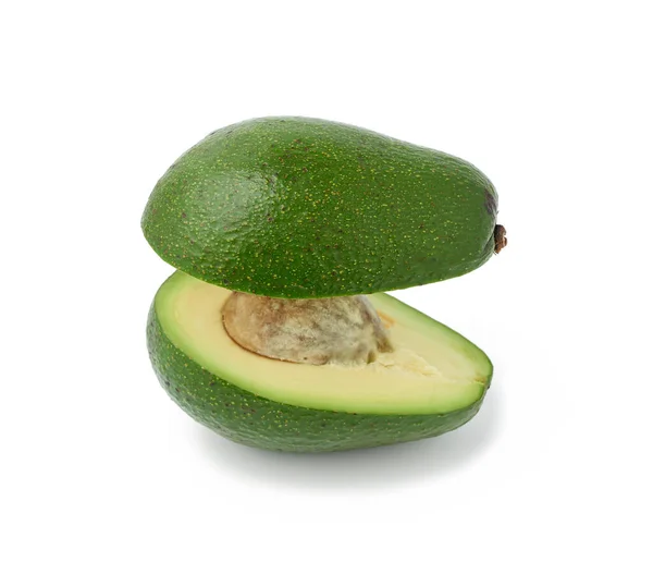 Gesneden Rijpe Groene Avocado Met Een Bot Geïsoleerd Een Witte — Stockfoto
