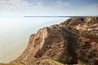 Stanislav Belozersky köyünün dışındaki Stanislavsky Peyzaj Reserve 'deki nehir manzarası. Yaz günü