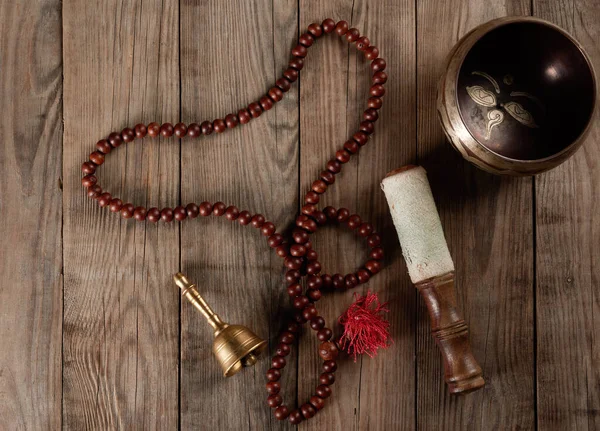 Tibetan Singing Copper Bowl Wooden Clapper Brown Wooden Table Objects — Stock Photo, Image