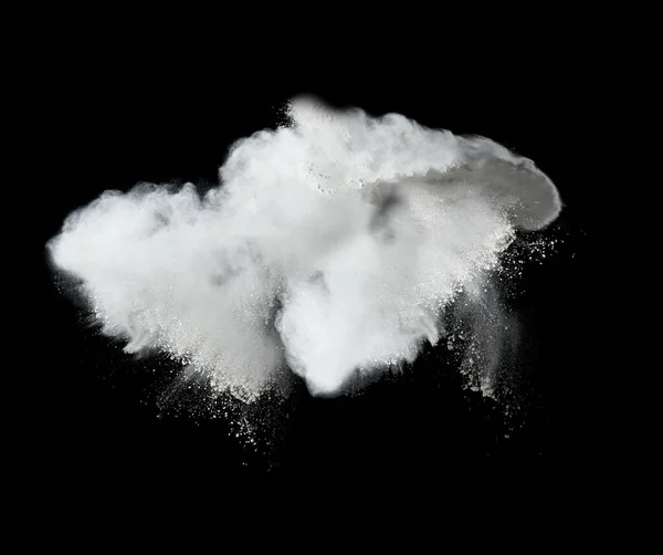 黒い背景の白い小麦粉の雲粒子は別の方向に飛んで爆発し飛び散った — ストック写真
