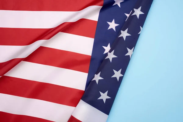 美利坚合众国的国家纺织品国旗 在波浪中飘扬 独立日背景 复制空间 — 图库照片