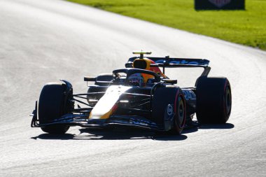  Yuki Tsunoda (JPN) - Oracle Red Bull Racing - Red Bull RB21 - Honda RBPT Formula 1 sırasında Gran Premio dItalia 2025 Monza Circuit, Lombardy, İtalya, 6-9 Eylül 2025 tarihleri arasında. 2025 FIA Formula 1 Dünya Şampiyonasının 16. raundu.