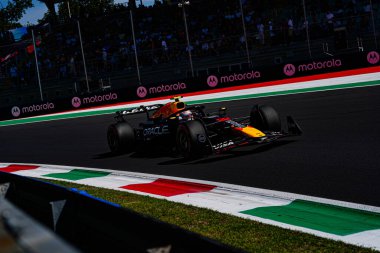  Yuki Tsunoda (JPN) - Oracle Red Bull Racing - Red Bull RB21 - Honda RBPT Formula 1 sırasında Gran Premio dItalia 2025 Monza Circuit, Lombardy, İtalya, 6-9 Eylül 2025 tarihleri arasında. 2025 FIA Formula 1 Dünya Şampiyonasının 16. raundu.