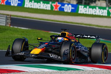  Max Verstappen (NED) - Oracle Red Bull Racing - Red Bull RB21 - Honda RBPT Formula 1 Pirelli Gran Premio dItalia 2025 Monza Circuit, Lombardy, İtalya, 6-9 Eylül 2025 tarihleri arasında. 2025 FIA Formula 1 Dünya Şampiyonasının 16. raundu.