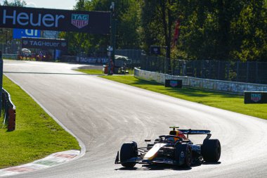  Yuki Tsunoda (JPN) - Oracle Red Bull Racing - Red Bull RB21 - Honda RBPT Formula 1 sırasında Gran Premio dItalia 2025 Monza Circuit, Lombardy, İtalya, 6-9 Eylül 2025 tarihleri arasında. 2025 FIA Formula 1 Dünya Şampiyonasının 16. raundu.