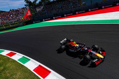  Yuki Tsunoda (JPN) - Oracle Red Bull Racing - Red Bull RB21 - Honda RBPT Formula 1 sırasında Gran Premio dItalia 2025 Monza Circuit, Lombardy, İtalya, 6-9 Eylül 2025 tarihleri arasında. 2025 FIA Formula 1 Dünya Şampiyonasının 16. raundu.