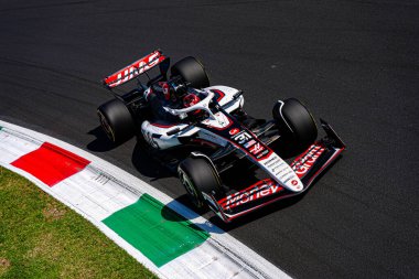  Esteban Ocon (FRA) - Haas F1 Team - Haas VF-25 - Ferrari Formula 1 Pirelli Gran Premio dItalia 2025 Monza Circuit, Lombardy, İtalya, 6-9 Eylül 2025 tarihleri arasında. 2025 FIA Formula 1 Dünya Şampiyonasının 16. raundu.