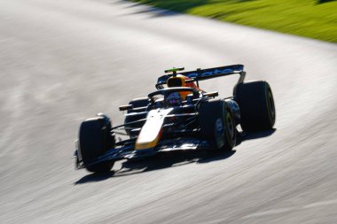  Yuki Tsunoda (JPN) - Oracle Red Bull Racing - Red Bull RB21 - Honda RBPT Formula 1 sırasında Gran Premio dItalia 2025 Monza Circuit, Lombardy, İtalya, 6-9 Eylül 2025 tarihleri arasında. 2025 FIA Formula 1 Dünya Şampiyonasının 16. raundu.