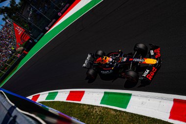  Max Verstappen (NED) - Oracle Red Bull Racing - Red Bull RB21 - Honda RBPT Formula 1 Pirelli Gran Premio dItalia 2025 Monza Circuit, Lombardy, İtalya, 6-9 Eylül 2025 tarihleri arasında. 2025 FIA Formula 1 Dünya Şampiyonasının 16. raundu.