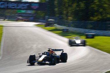  Max Verstappen (NED) - Oracle Red Bull Racing - Red Bull RB21 - Honda RBPT Formula 1 Pirelli Gran Premio dItalia 2025 Monza Circuit, Lombardy, İtalya, 6-9 Eylül 2025 tarihleri arasında. 2025 FIA Formula 1 Dünya Şampiyonasının 16. raundu.