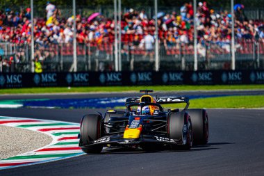  Max Verstappen (NED) - Oracle Red Bull Racing - Red Bull RB21 - Honda RBPT Formula 1 Pirelli Gran Premio dItalia 2025 Monza Circuit, Lombardy, İtalya, 6-9 Eylül 2025 tarihleri arasında. 2025 FIA Formula 1 Dünya Şampiyonasının 16. raundu.