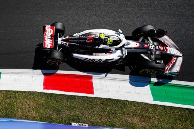  Oliver Bearman (GBR) - 6-9 Eylül 2025 tarihleri arasında İtalya 'nın Lombardy kentindeki Monza Pisti' nde düzenlenen Formula 1 Pirelli Gran Premio dItalia 2025 sırasında Haas F1 Takımı. 2025 FIA Formula 1 Dünya Şampiyonasının 16. raundu.