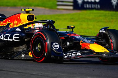  Yuki Tsunoda (JPN) - Oracle Red Bull Racing - Red Bull RB21 - Honda RBPT Formula 1 sırasında Gran Premio dItalia 2025 Monza Circuit, Lombardy, İtalya, 6-9 Eylül 2025 tarihleri arasında. 2025 FIA Formula 1 Dünya Şampiyonasının 16. raundu.