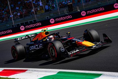  Yuki Tsunoda (JPN) - Oracle Red Bull Racing - Red Bull RB21 - Honda RBPT Formula 1 sırasında Gran Premio dItalia 2025 Monza Circuit, Lombardy, İtalya, 6-9 Eylül 2025 tarihleri arasında. 2025 FIA Formula 1 Dünya Şampiyonasının 16. raundu.