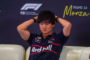  Yuki Tsunoda (JPN) - Oracle Red Bull Racing - Red Bull RB21 - Honda RBPT Formula 1 sırasında Gran Premio dItalia 2025 Monza Circuit, Lombardy, İtalya, 6-9 Eylül 2025 tarihleri arasında. 2025 FIA Formula 1 Dünya Şampiyonasının 16. raundu.
