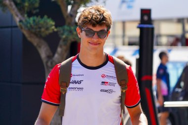  Oliver Bearman (GBR) - 6-9 Eylül 2025 tarihleri arasında İtalya 'nın Lombardy kentindeki Monza Pisti' nde düzenlenen Formula 1 Pirelli Gran Premio dItalia 2025 sırasında Haas F1 Takımı. 2025 FIA Formula 1 Dünya Şampiyonasının 16. raundu. 