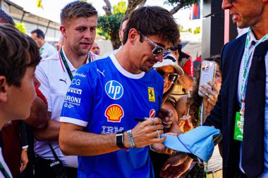  Charles Leclerc (MON) - Scuderia Ferrari - Ferrari SF-25 - Ferrari Formula 1 Pirelli Gran Premio dItalia 2025 tarihinde 6-9 Eylül 2025 tarihleri arasında İtalya 'nın Monza Pisti' nde gerçekleşti. 2025 FIA Formula 1 Dünya Şampiyonasının 16. raundu.