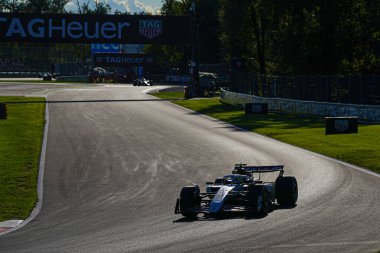  Oliver Bearman (GBR) - 6-9 Eylül 2025 tarihleri arasında İtalya 'nın Lombardy kentindeki Monza Pisti' nde düzenlenen Formula 1 Pirelli Gran Premio dItalia 2025 sırasında Haas F1 Takımı. 2025 FIA Formula 1 Dünya Şampiyonasının 16. raundu.