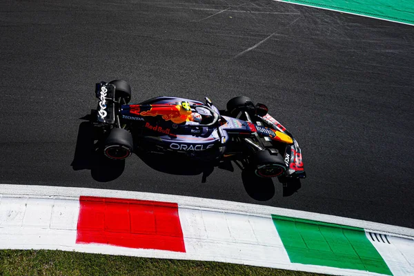  Yuki Tsunoda (JPN) - Oracle Red Bull Racing - Red Bull RB21 - Honda RBPT Formula 1 sırasında Gran Premio dItalia 2025 Monza Circuit, Lombardy, İtalya, 6-9 Eylül 2025 tarihleri arasında. 2025 FIA Formula 1 Dünya Şampiyonasının 16. raundu.