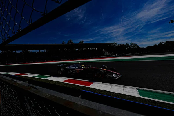  Lewis Hamilton (GBR) - Scuderia Ferrari - Ferrari SF-25 - Ferrari Formula 1 Pirelli Gran Premio dItalia 2025 Monza Circuit, Lombardy, İtalya, 6-9 Eylül 2025 tarihleri arasında. 2025 FIA Formula 1 Dünya Şampiyonasının 16. raundu.