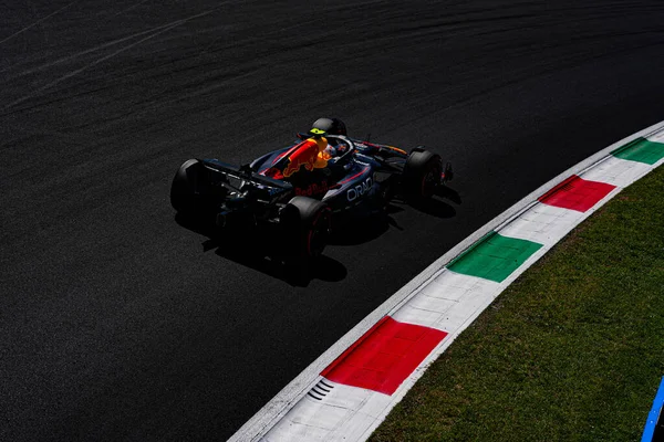  Yuki Tsunoda (JPN) - Oracle Red Bull Racing - Red Bull RB21 - Honda RBPT Formula 1 sırasında Gran Premio dItalia 2025 Monza Circuit, Lombardy, İtalya, 6-9 Eylül 2025 tarihleri arasında. 2025 FIA Formula 1 Dünya Şampiyonasının 16. raundu.