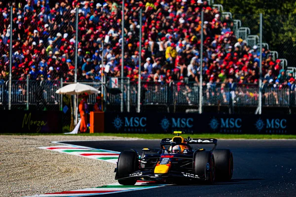  Yuki Tsunoda (JPN) - Oracle Red Bull Racing - Red Bull RB21 - Honda RBPT Formula 1 sırasında Gran Premio dItalia 2025 Monza Circuit, Lombardy, İtalya, 6-9 Eylül 2025 tarihleri arasında. 2025 FIA Formula 1 Dünya Şampiyonasının 16. raundu.