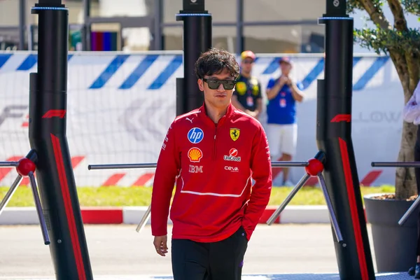 Zhou (CIN) 6-9 Eylül 2025 tarihleri arasında İtalya 'nın Monza Pisti' nde düzenlenen Formula 1 Pirelli Gran Premio dItalia 2025 sırasında Scuderia Ferrari. 2025 FIA Formula 1 Dünya Şampiyonasının 16. raundu.