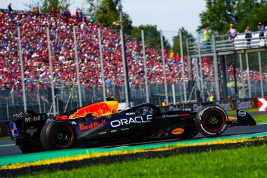  Yuki Tsunoda (JPN) - Oracle Red Bull Racing - Red Bull RB21 - Honda RBPT Formula 1 sırasında Gran Premio dItalia 2025 Monza Circuit, Lombardy, İtalya, 6-9 Eylül 2025 tarihleri arasında. 2025 FIA Formula 1 Dünya Şampiyonasının 16. raundu. 