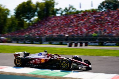  Charles Leclerc (MON) - Scuderia Ferrari - Ferrari SF-25 - Ferrari Formula 1 Pirelli Gran Premio dItalia 2025 tarihinde 6-9 Eylül 2025 tarihleri arasında İtalya 'nın Monza Pisti' nde gerçekleşti. 2025 FIA Formula 1 Dünya Şampiyonasının 16. raundu. 