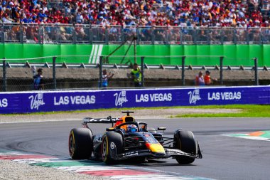 Max Verstappen (NED) - Oracle Red Bull Racing - Red Bull RB21 - Honda RBPT Formula 1 Pirelli Gran Premio dItalia 2025 Monza Circuit, Lombardy, İtalya, 6-9 Eylül 2025 tarihleri arasında. 2025 FIA Formula 1 Dünya Şampiyonasının 16. raundu.