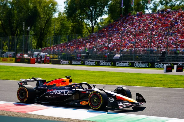  Max Verstappen (NED) - Oracle Red Bull Racing - Red Bull RB21 - Honda RBPT Formula 1 Pirelli Gran Premio dItalia 2025 Monza Circuit, Lombardy, İtalya, 6-9 Eylül 2025 tarihleri arasında. 2025 FIA Formula 1 Dünya Şampiyonasının 16. raundu.
