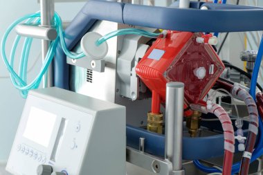 çalışma ecmo makine yoğun bakım bölümü