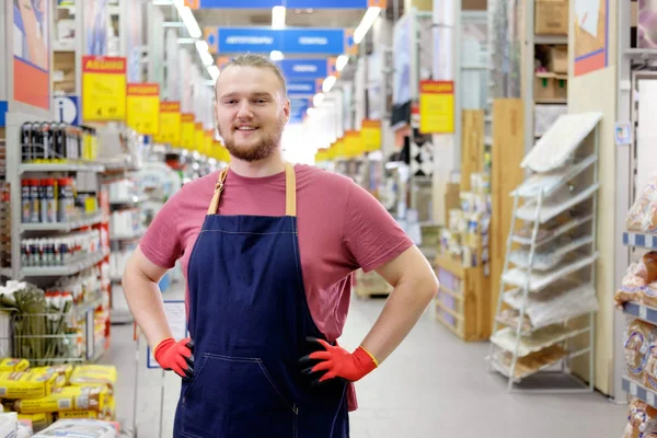 Premium Photo  Salesman at construction super store