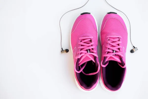 Concept Run Sapatos Corrida Rosa Para Mulheres Fones Ouvido Fundo — Fotografia de Stock