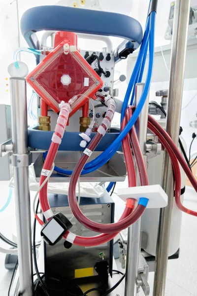 çalışma ecmo makine yoğun bakım bölümü