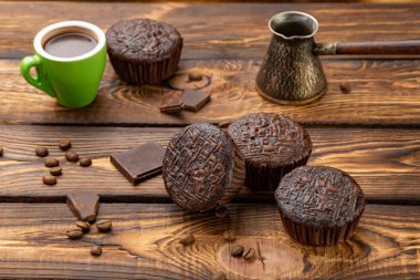 Kahve ve çikolata ile çikolatalı kek