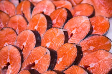 Kırmızı taze biftek somon yakın çekim