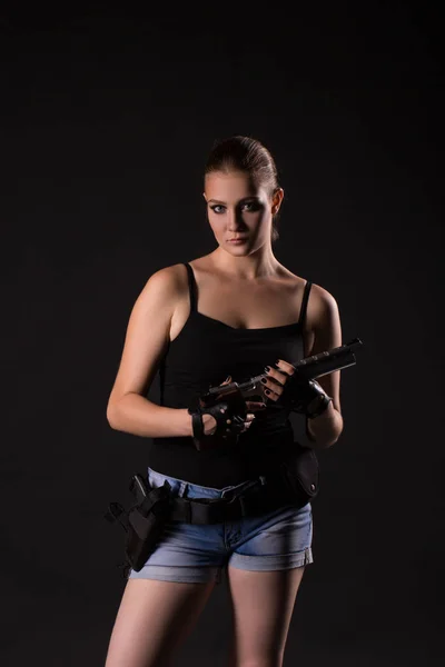 Militaire Sexy Femme Avec Sport Pistolet Sur Fond Noir — Photo