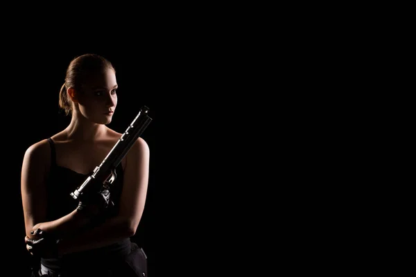 Militar Mulher Sexy Com Uma Arma Desportiva Sobre Fundo Preto — Fotografia de Stock