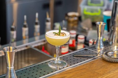 dilim limon Bar ile kokteyl. Holliday kavramı