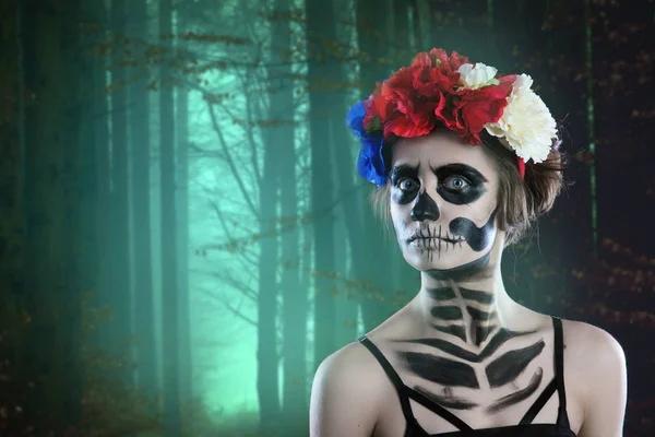 Σγουρά Μαλλιά Κορίτσι Κρανίο Ζάχαρη Catrina Calavera Συνθέτουν Και Κόκκινο — Φωτογραφία Αρχείου