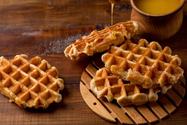 Honey Waffle Put White Plate Homemade Honey Waffle Put Wooden — Stock Photo, Image