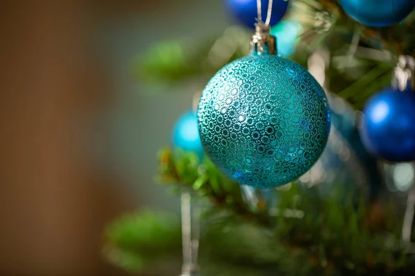 Bola Navidad Azul Árbol Navidad Concepto Año Nuevo Macro Copyspace — Foto de Stock